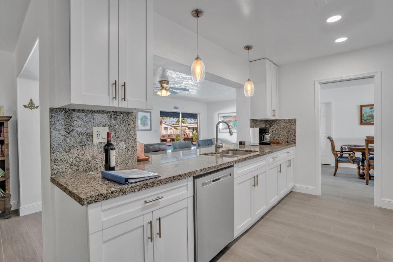4 Bd Near Beach Spacious Solar Heated Pool Waterfront Home Pompano Beach Eksteriør billede